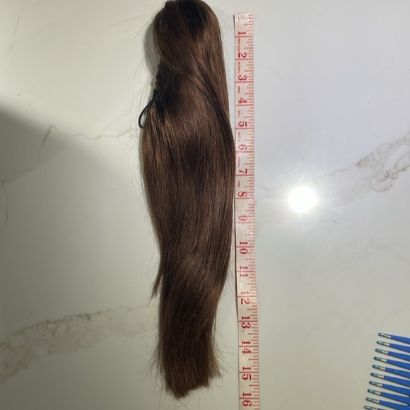 💯% 16” HUMAN Ponytail Claw Clip and Drawstring, Straight, Medium Brown - Picture 6 of 7